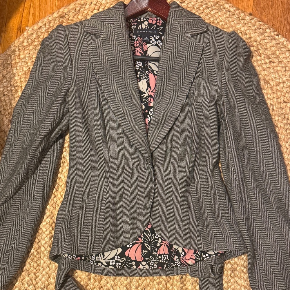 Banana Republic Gray Blazer with Floral Interior